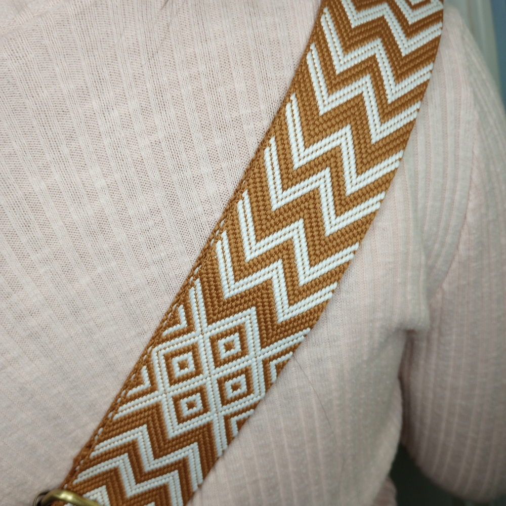 Pink Geometric Strap Leather Sling Bag - Picture 3 of 4